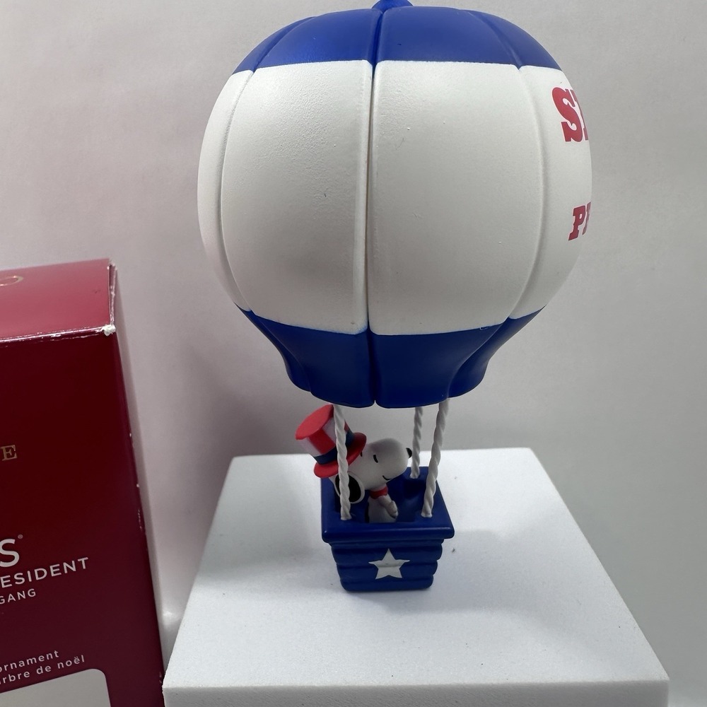 Hallmark Snoopy Keepsake (Peanuts): "Snoopy‎ For President" 2020 Ornament w/ Box - Picture 6 of 13